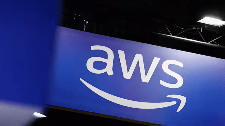 Trung tâm dữ liệu Amazon tại UAE bốc cháy sau va chạm với vật thể lạ