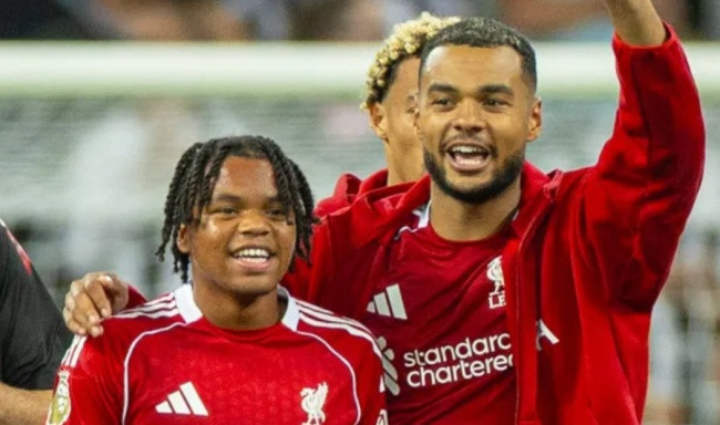 Liverpool bế tắc: Vì sao Arne Slot cần trao cơ hội cho Rio Ngumoha?