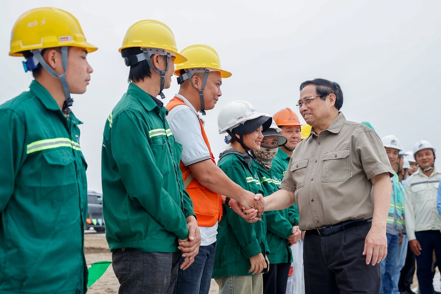 Thủ tướng: Phát triển kinh tế hàng không, khu thương mại tự do thế hệ mới tại sân bay Gia Bình