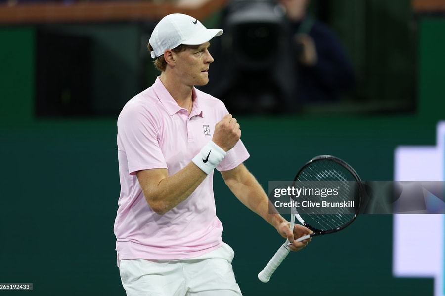 Indian Wells: Jannik Sinner thắng áp đảo Svrcina 6-1, 6-1 sau 65 phút