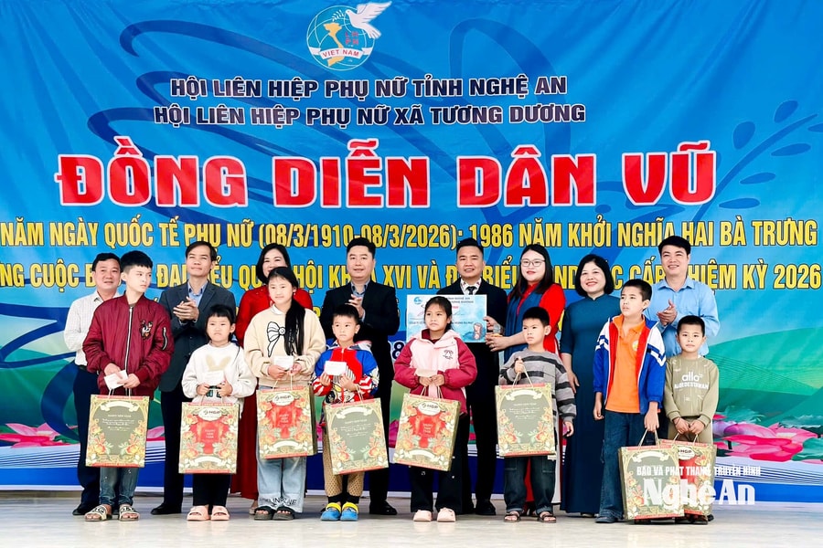 Chung tay vì trẻ em vùng cao: Doanh nghiệp tại Nghệ An tiếp tục nhận đỡ đầu 9 học sinh mồ côi tại Tương Dương