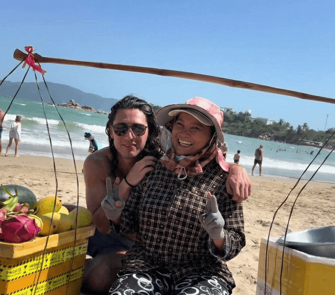 Nha Trang: Gặp gỡ người bán trái cây dạo nổi tiếng toàn cầu với 40 triệu lượt xem
