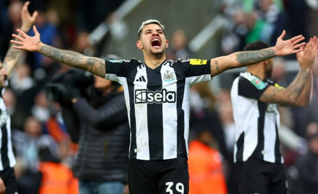 Chuyển nhượng 10/3: Newcastle giữ chân Guimaraes, Liverpool muốn đưa Diaby trở lại châu Âu