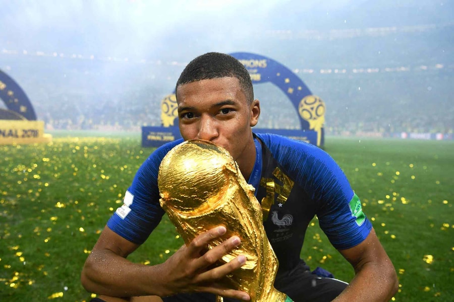 Kylian Mbappe tại World Cup 2018: Màn trình diễn thiên tài và sự đổi ngôi của bóng đá thế giới