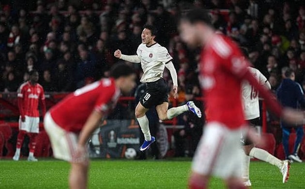 Nottingham Forest 0-1 FC Midtjylland: Sự lãng phí khủng khiếp và bài toán trụ hạng