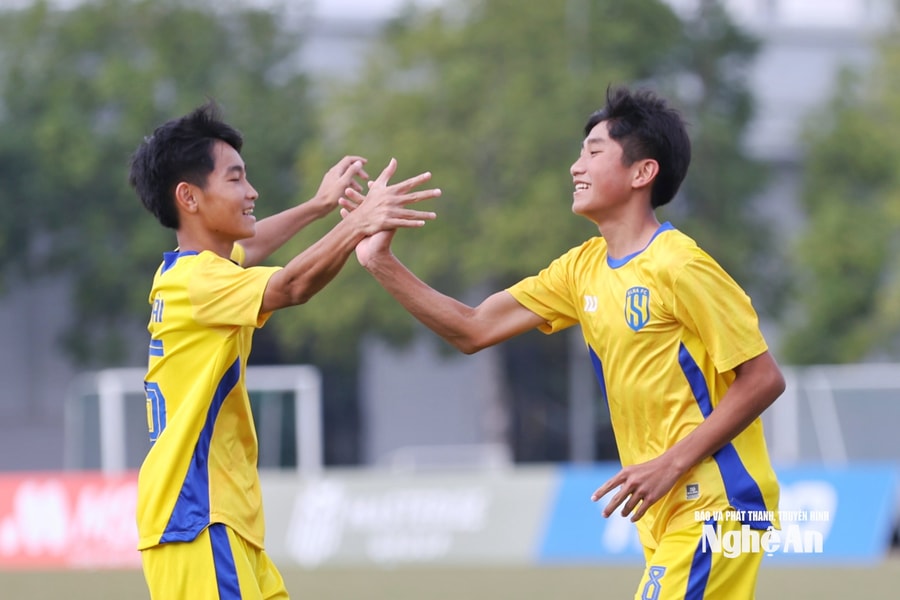 Vượt qua U15 Thể Công Viettel II, U15 Sông Lam Nghệ An I giành chiến thắng thứ 5 liên tiếp