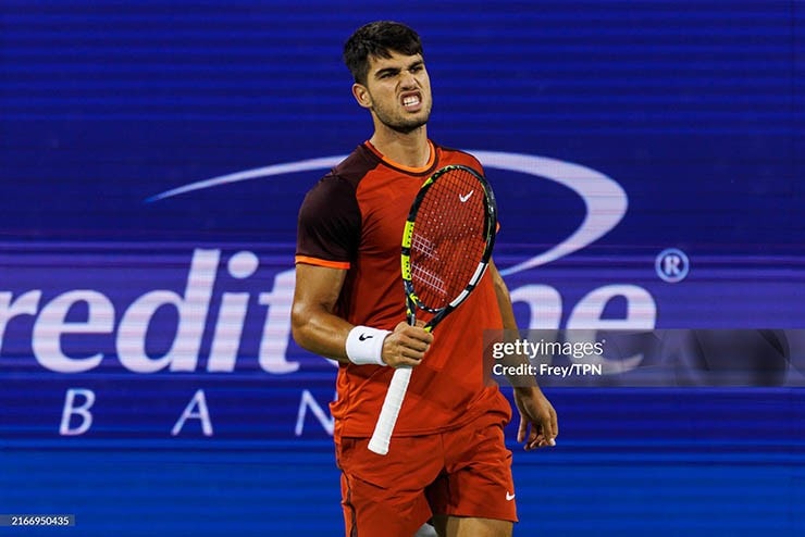 Carlos Alcaraz thừa nhận áp lực "bị săn đuổi", Novak Djokovic rút lui khỏi Miami Open