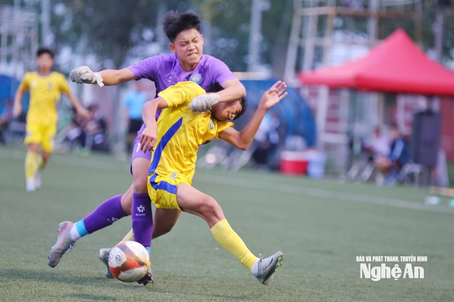 Vượt qua U15 Thép Xanh Nam Định, U15 Sông Lam Nghệ An I rộng cửa vào vòng chung kết