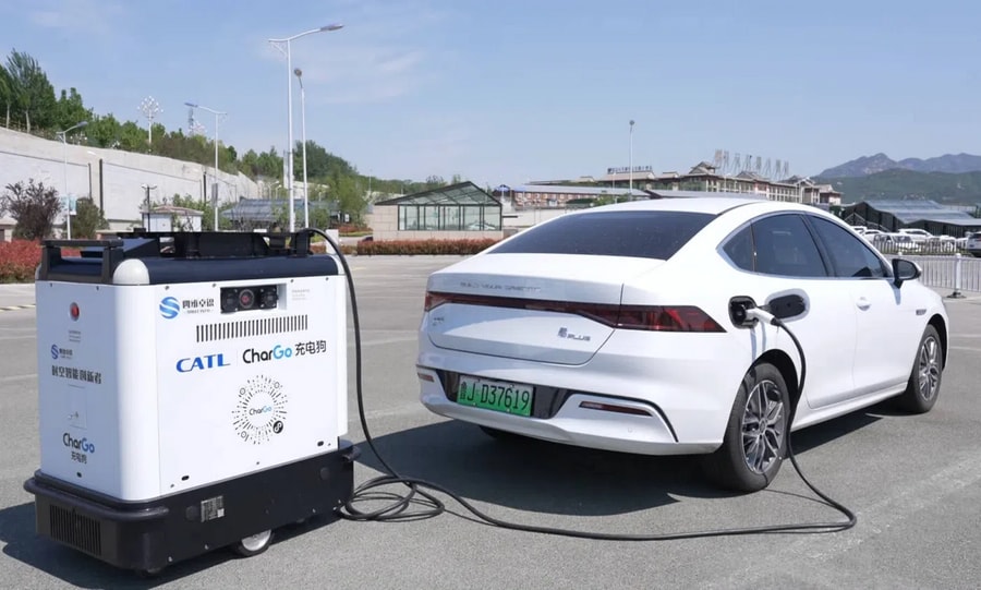 Robot sạc di động cho xe điện: Giải pháp đột phá tại các đô thị Trung Quốc