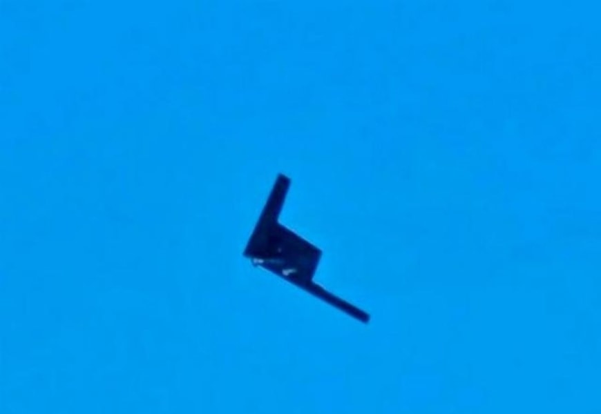 UAV trinh sát tàng hình tuyệt mật RQ-180 của Mỹ lộ diện tại Hy Lạp