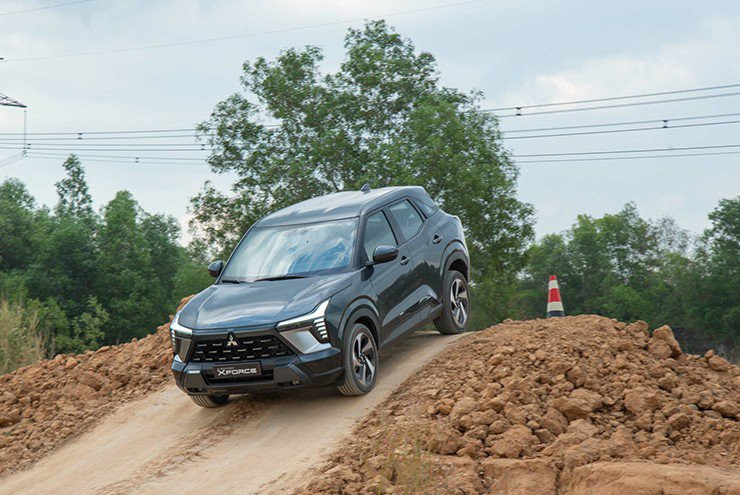 Giá xe Mitsubishi Xforce tháng 3/2026: Ưu đãi 50% lệ phí trước bạ và tặng phiếu nhiên liệu