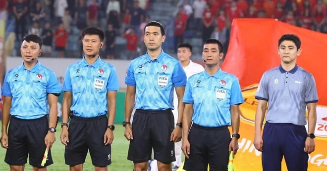 Lộ diện 'vua áo đen' Hàn Quốc bắt chính trận Việt Nam đấu Malaysia tại Thiên Trường