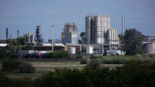 EU lùi thời hạn cấm nhập khẩu dầu từ Nga đến năm 2027 do rủi ro địa chính trị