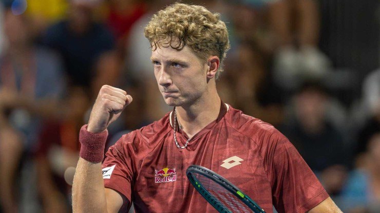 Martin Landaluce lập kỳ tích tại Miami Open: Đàn em Carlos Alcaraz vào tứ kết sau cú sốc Korda