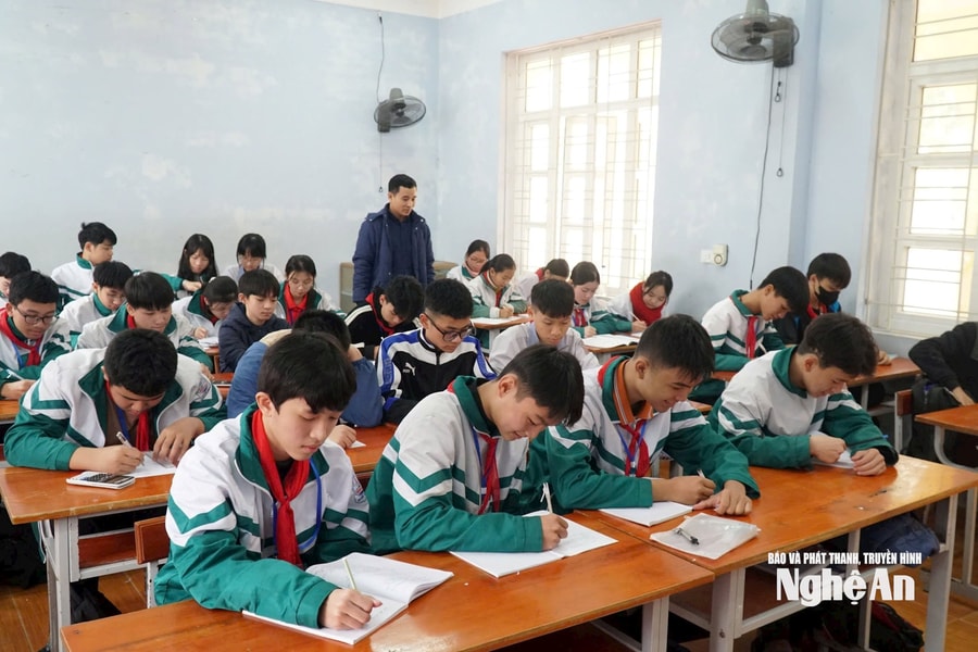 Sửa đổi thông tư 29: “nới” hay “siết” dạy thêm, học thêm?