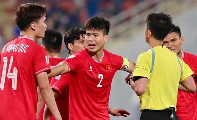 HLV Kim Sang-sik chốt ban cán sự tuyển Việt Nam: Đỗ Duy Mạnh tiếp tục giữ băng thủ quân