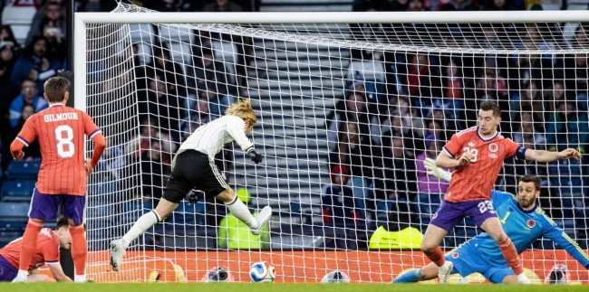 Nhật Bản hạ gục Scotland 1-0: Đẳng cấp Samurai xanh và màn trình diễn của Zion Suzuki