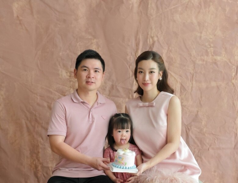 Hoa hậu Đỗ Mỹ Linh dạy con học số và quan điểm giáo dục ái nữ nhà Bầu Hiển
