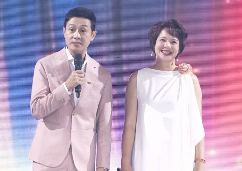 MC Diễm Quỳnh và Anh Tuấn hội ngộ xúc động nhân kỷ niệm 30 năm VTV3
