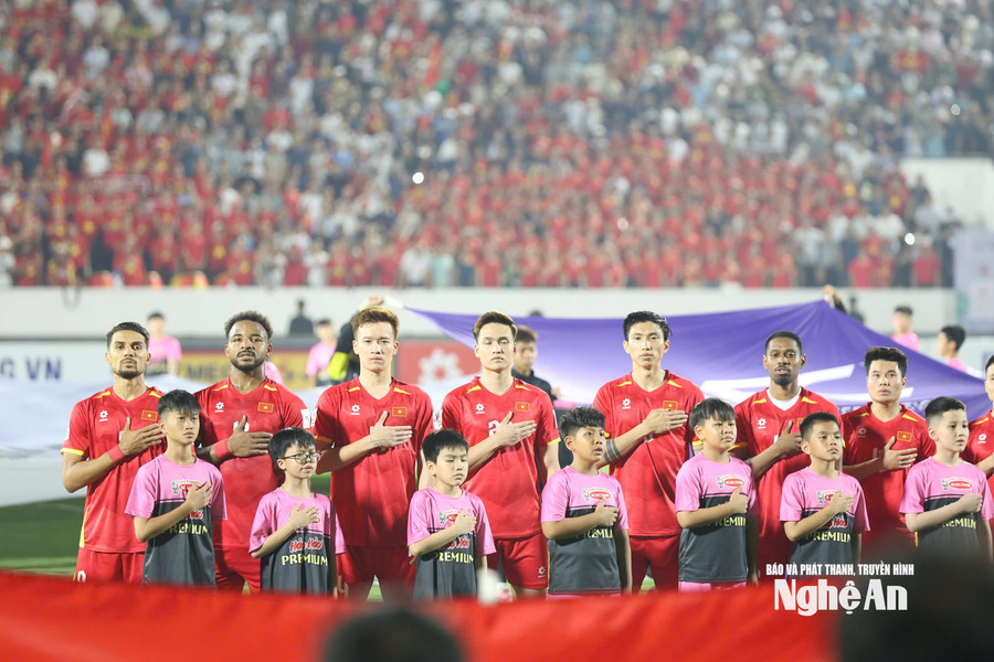 Việt Nam thắng thuyết phục Malaysia