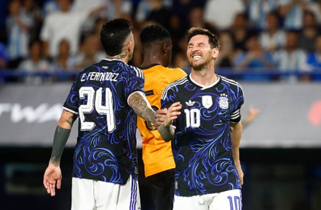 Argentina đè bẹp Zambia 5-0: Lionel Messi và dàn sao trẻ khẳng định sức mạnh tuyệt đối