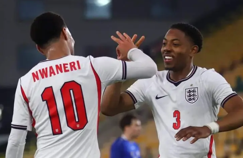 Nwaneri và Lewis-Skelly rực sáng giúp U21 Anh giành chiến thắng đậm 4-1