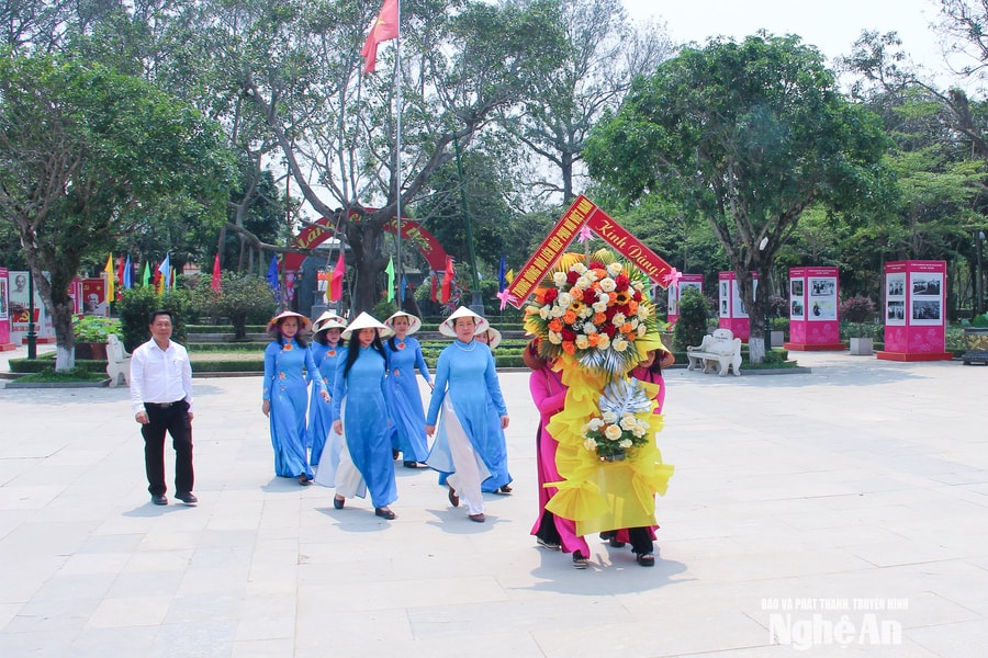 Trung ương Hội Liên hiệp Phụ nữ Việt Nam dâng hoa, dâng hương tại Khu Di tích Quốc gia đặc biệt Kim Liên