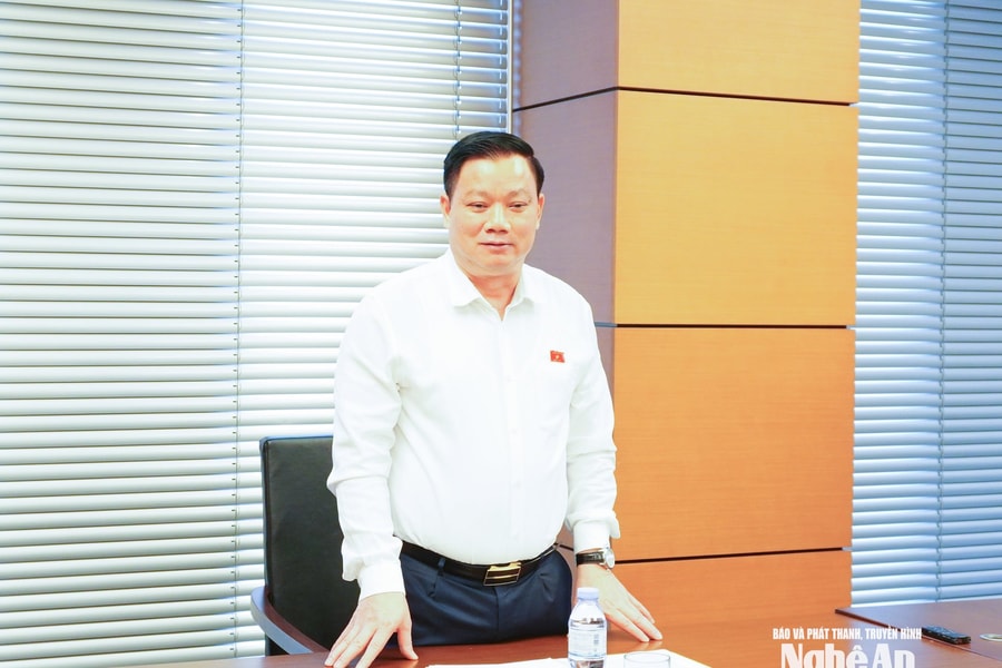 Bí thư Tỉnh ủy Nguyễn Khắc Thận được bầu giữ chức Trưởng Đoàn ĐBQH tỉnh Nghệ An