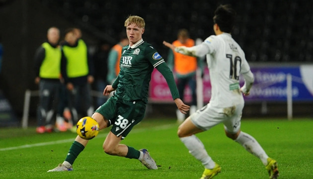 Manchester United quyết săn Tom Atcheson nhằm tránh lặp lại sai lầm Adam Wharton