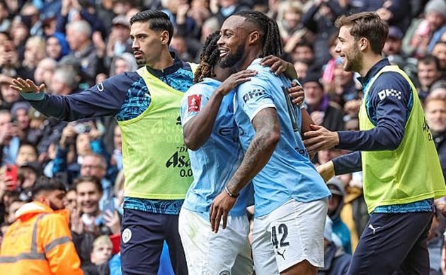 Manchester City hủy diệt Liverpool 4-0: Pep Guardiola tìm thấy công thức tấn công tối ưu