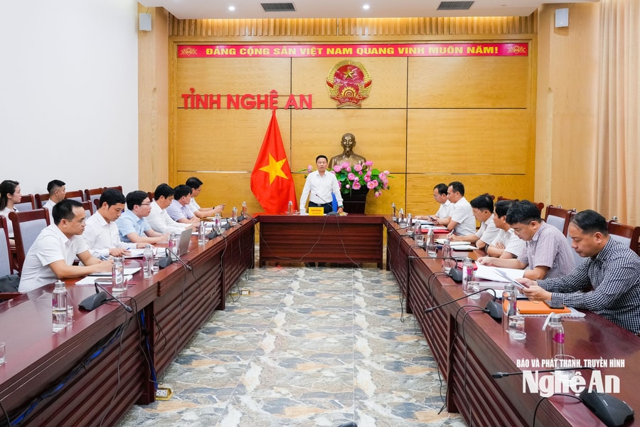 Thống nhất bàn giao xã Quế Phong tiếp nhận, quản lý, vận hành Nhà máy nước Kim Sơn