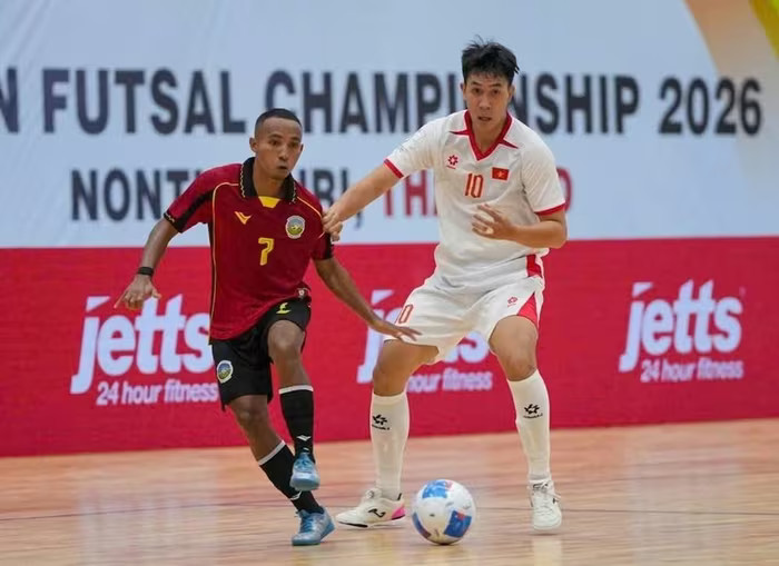 Futsal Việt Nam thắng lớn Timor-Leste, tiến gần bán kết; Huyền thoại Lucescu qua đời
