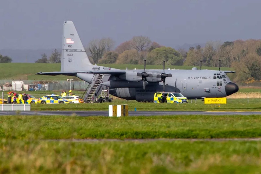 Máy bay vận tải C-130 Hercules của Mỹ bị hư hại sau vụ tấn công bằng rìu tại Ireland