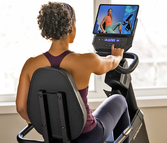 Xe đạp tập trong nhà: Giải pháp tập luyện Cardio hiệu suất cao cho người hiện đại