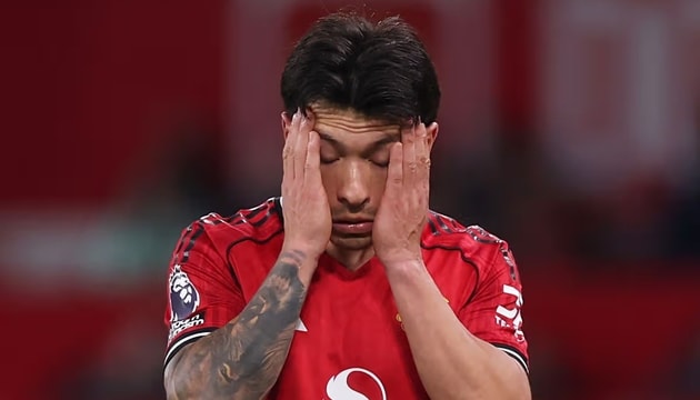 Tranh cãi thẻ đỏ của Lisandro Martinez: Carragher và Carrick công kích quyết định từ VAR