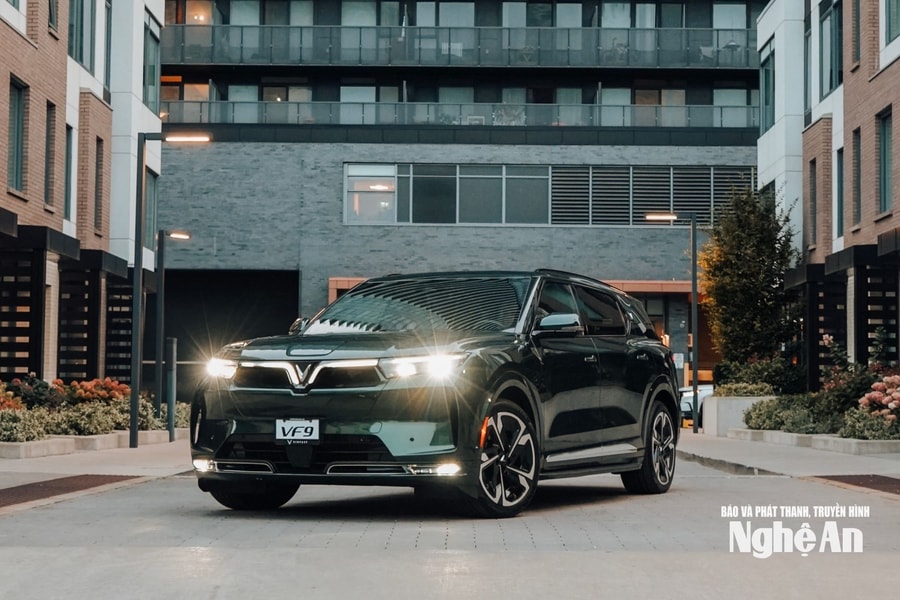 Cần bao nhiêu tiền để lăn bánh SUV “vibe chủ tịch” VinFast VF 9 trong tháng 4?