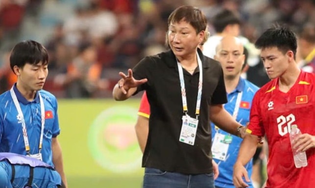 HLV Kim Sang-sik và bài toán lịch thi đấu 2026: Ưu tiên bảo vệ ngôi vương ASEAN Cup