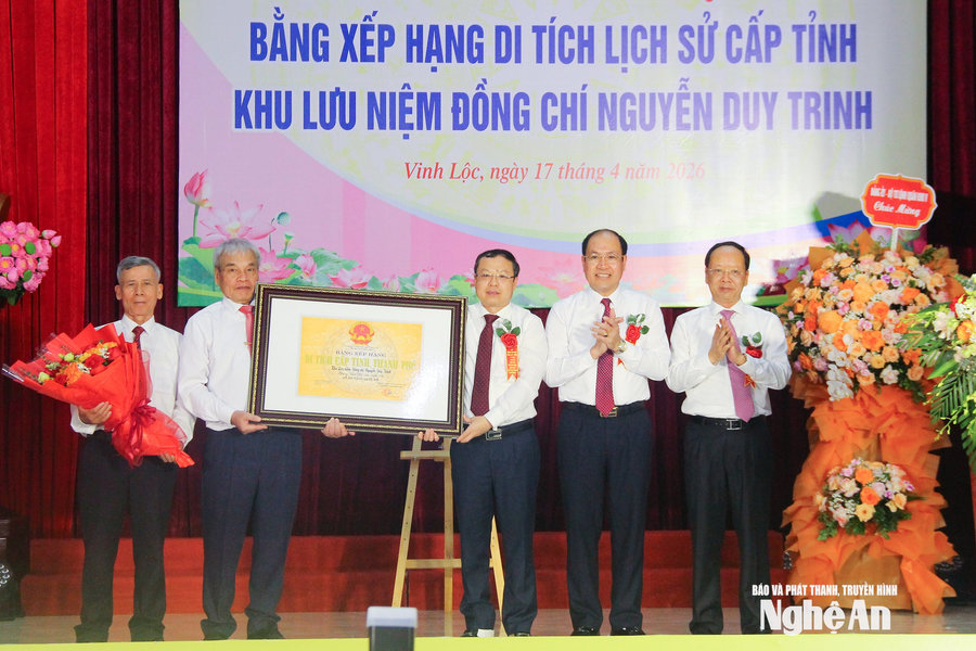 Lễ đón nhận Bằng xếp hạng Di tích lịch sử cấp tỉnh Khu Lưu niệm đồng chí Nguyễn Duy Trinh