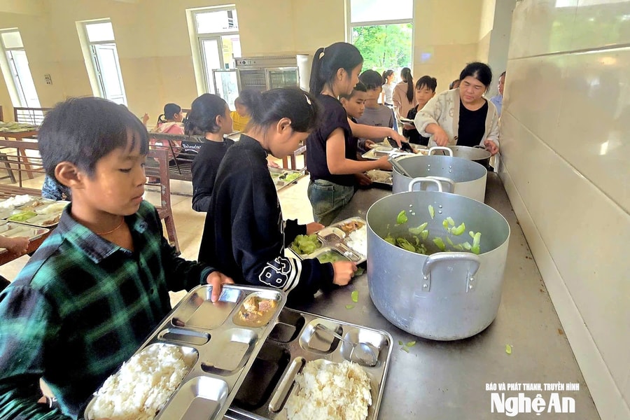 Đảm bảo an toàn vệ sinh thực phẩm trường học – Trách nhiệm thuộc về ai?