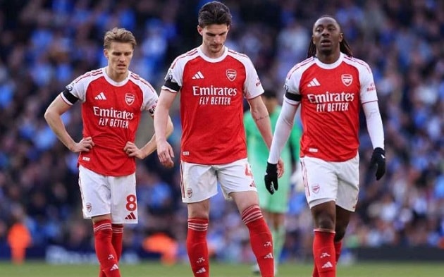 Thua Man City 1-2, vì sao Arsenal vẫn nắm quyền tự quyết trong cuộc đua vô địch?
