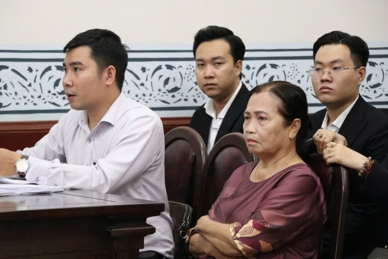 Hoãn phiên phúc thẩm tranh chấp di sản giữa mẹ ruột và vợ cố diễn viên Đức Tiến tại TP.HCM