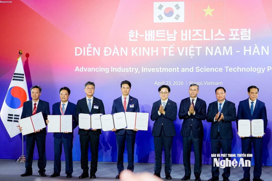 Trao Giấy chứng nhận đăng ký đầu tư Dự án Nhà máy Nhiệt điện LNG Quỳnh Lập tại Diễn đàn kinh tế Việt Nam - Hàn Quốc