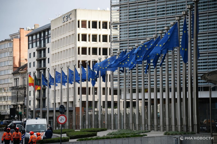 EU chính thức cấm nhập khẩu LNG từ Nga