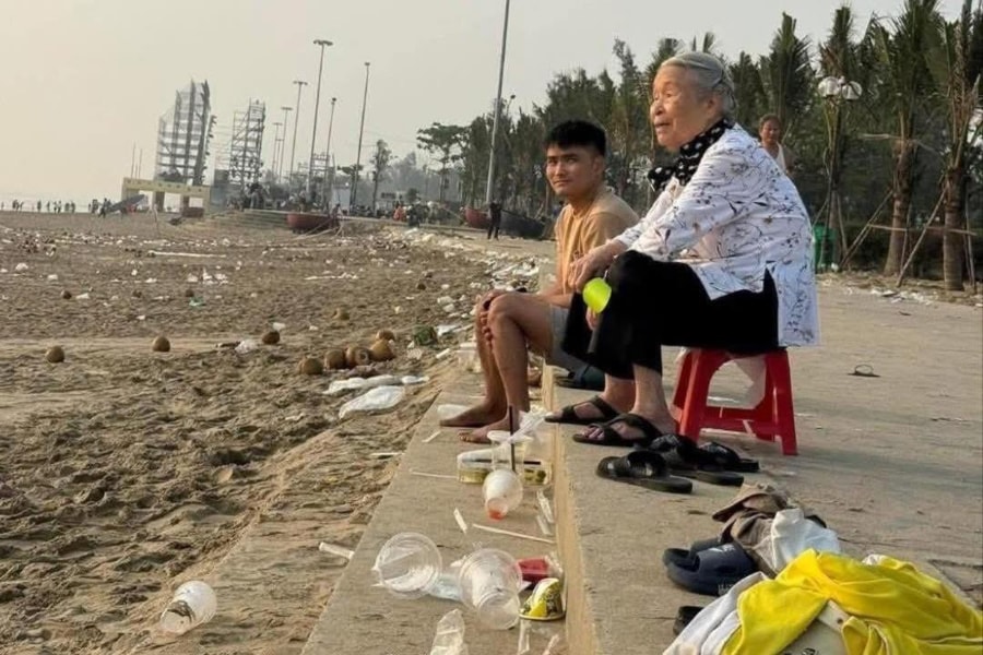 Sau pháo hoa, còn lại gì?