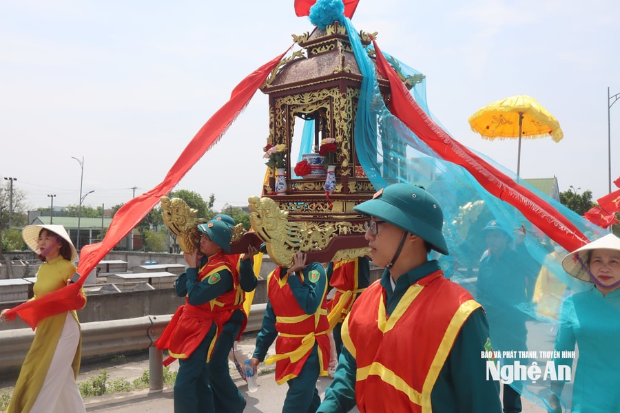 Nhiều hoạt động sôi nổi tại Lễ hội Cầu Ngư đền Làng Hiếu, phường Cửa Lò