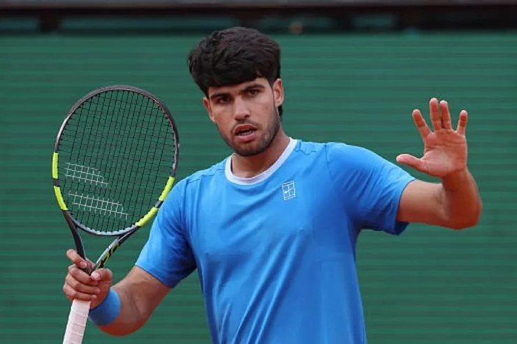 Carlos Alcaraz đối mặt nguy cơ lỡ hẹn Wimbledon 2026: Khi chấn thương cổ tay đe dọa cây đũa thần