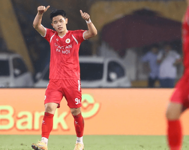 Nguyễn Đình Bắc lọt tầm ngắm CLB Vissel Kobe sau chuỗi phong độ ghi bàn bùng nổ