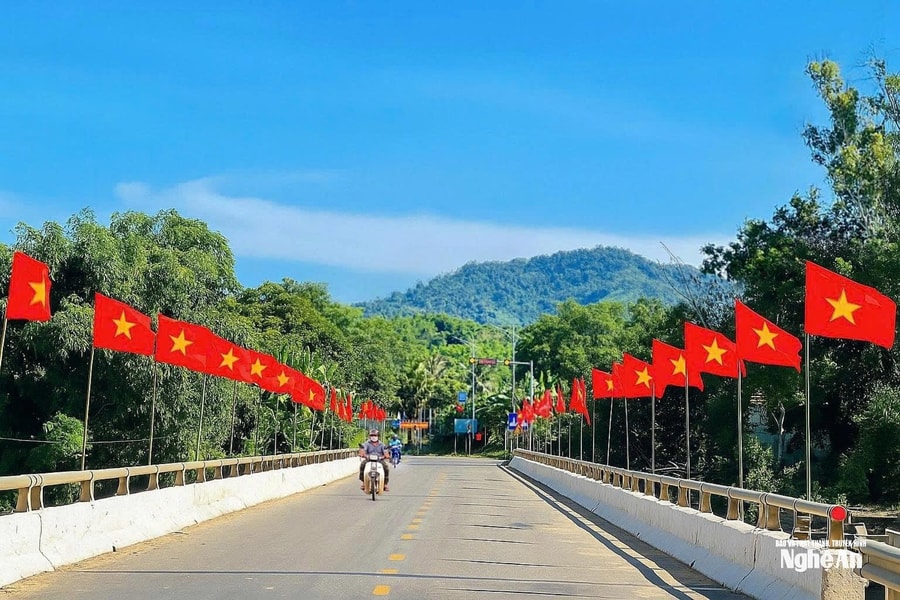 Lan tỏa lòng yêu nước trong những ngày tháng Tư lịch sử