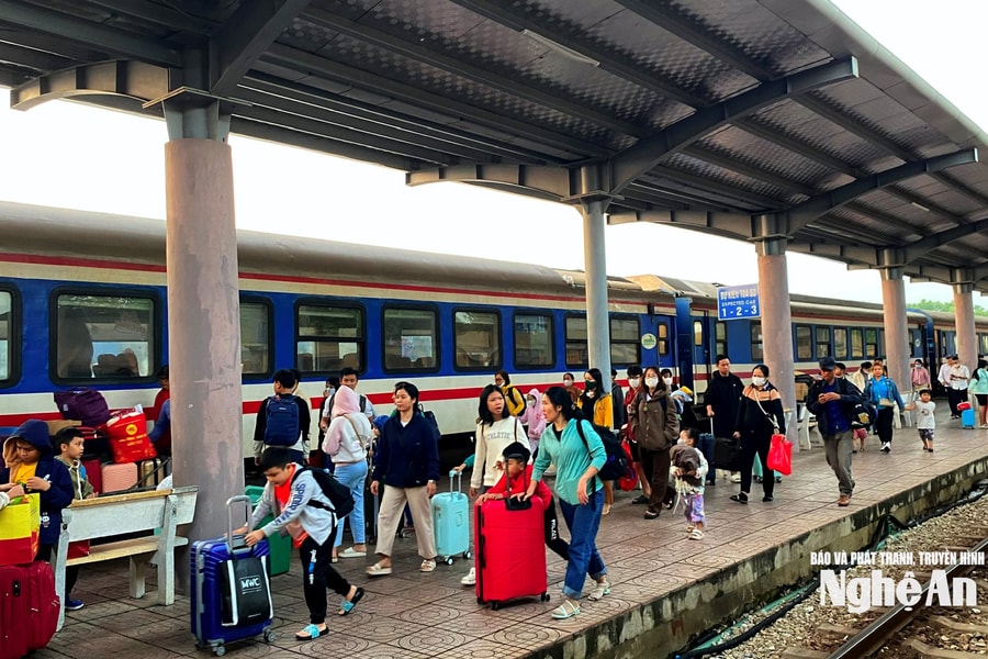 Tăng cường phương tiện vận tải, phục vụ người dân dịp nghỉ lễ