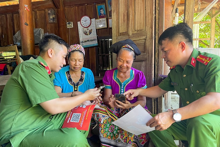 Lực lượng vũ trang giữ bình yên cơ sở trong dịp lễ